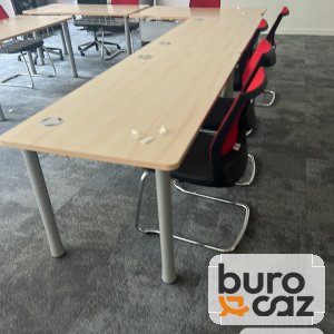 Table modulable finition érable pieds ronds