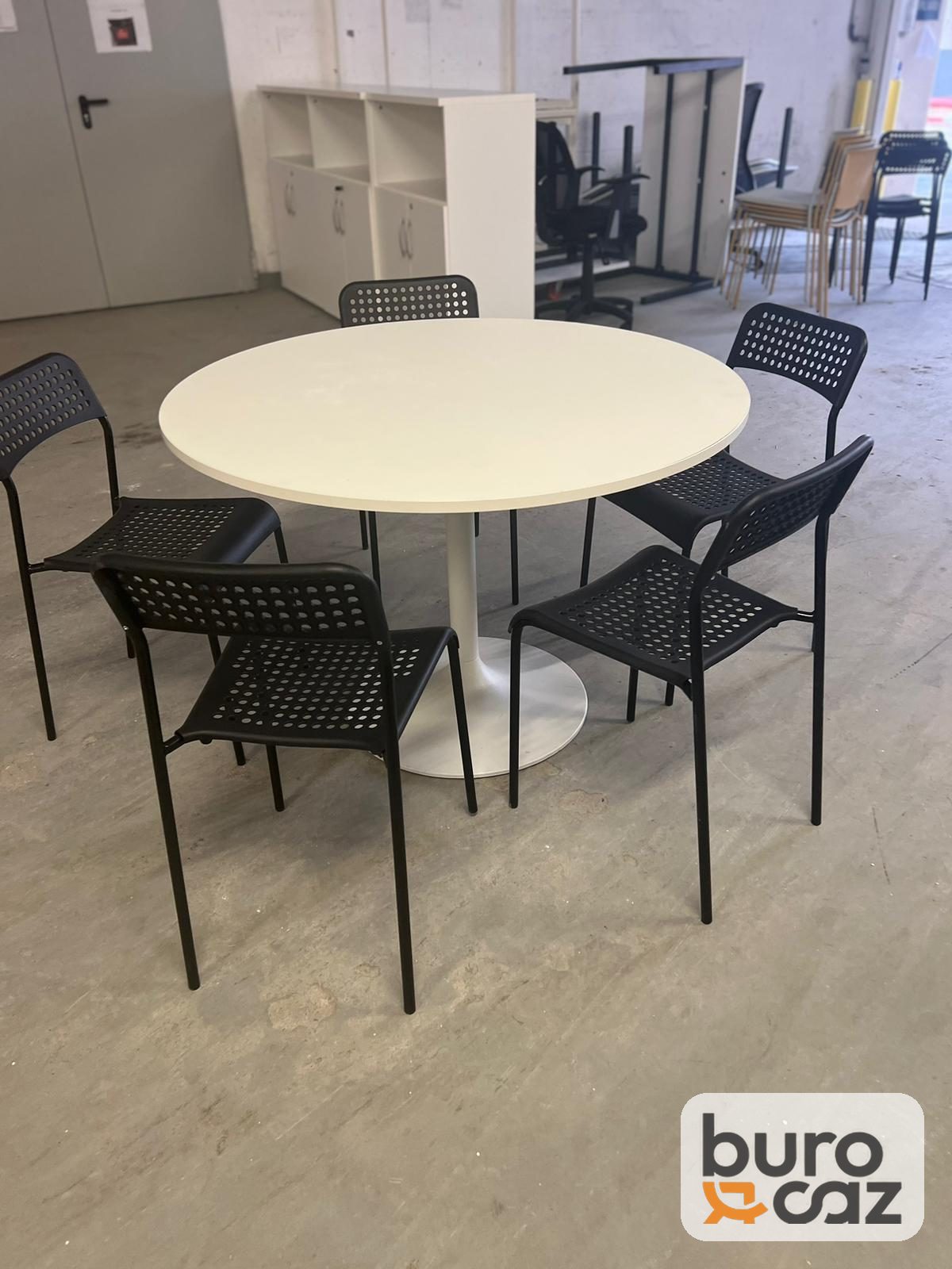 Table ronde blanche pied tulipe — photo 2