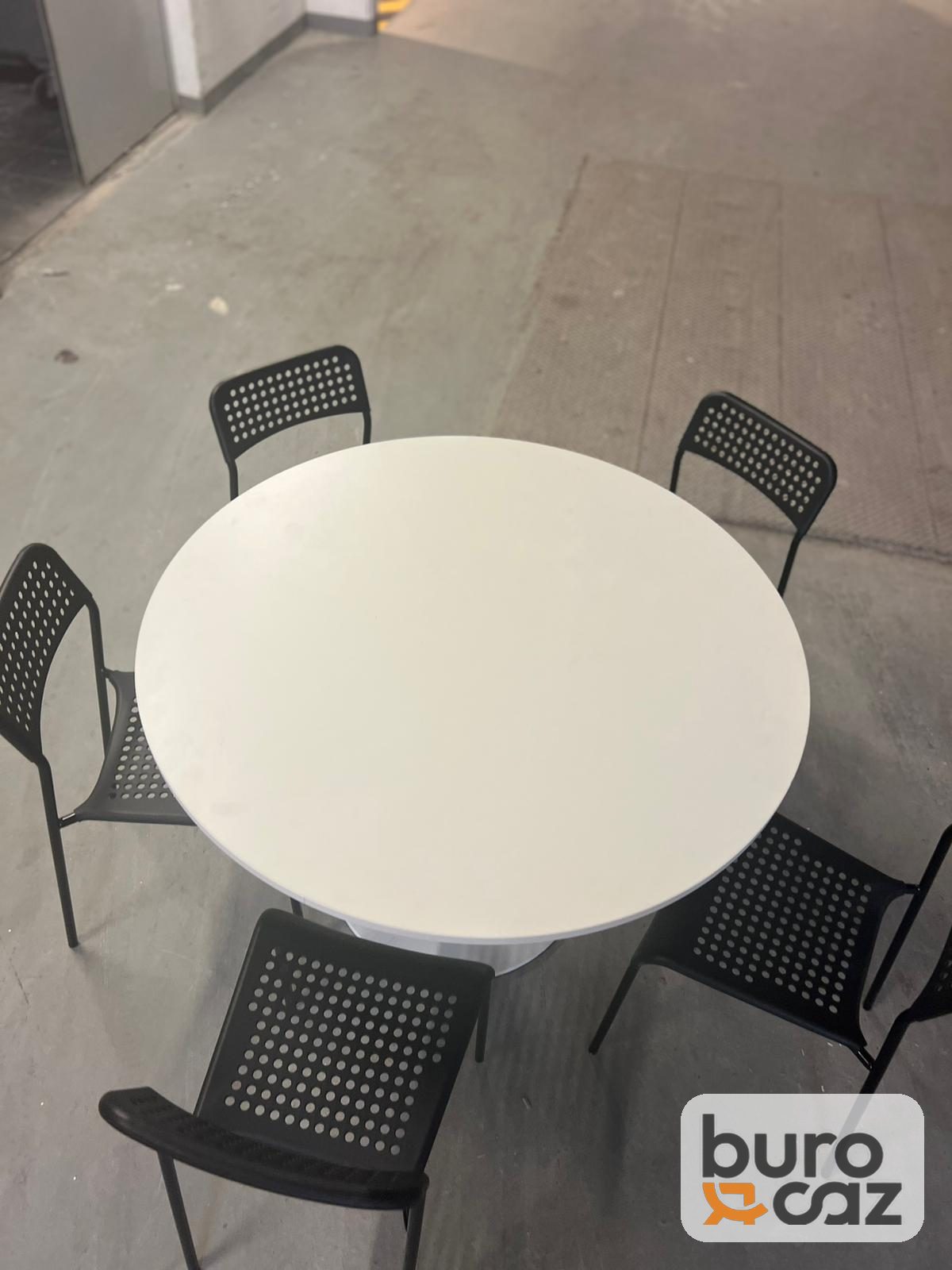 Table ronde blanche pied tulipe — photo 3