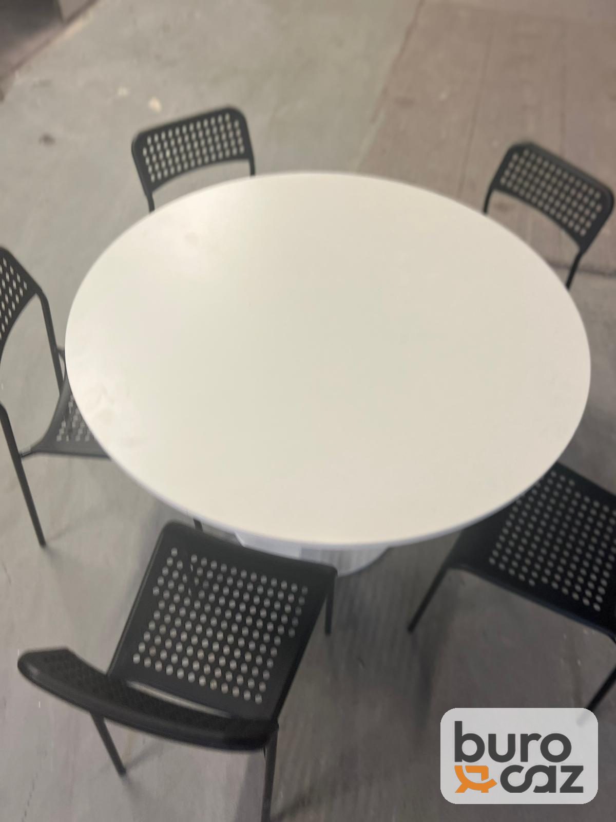 Table ronde blanche pied tulipe — photo 4