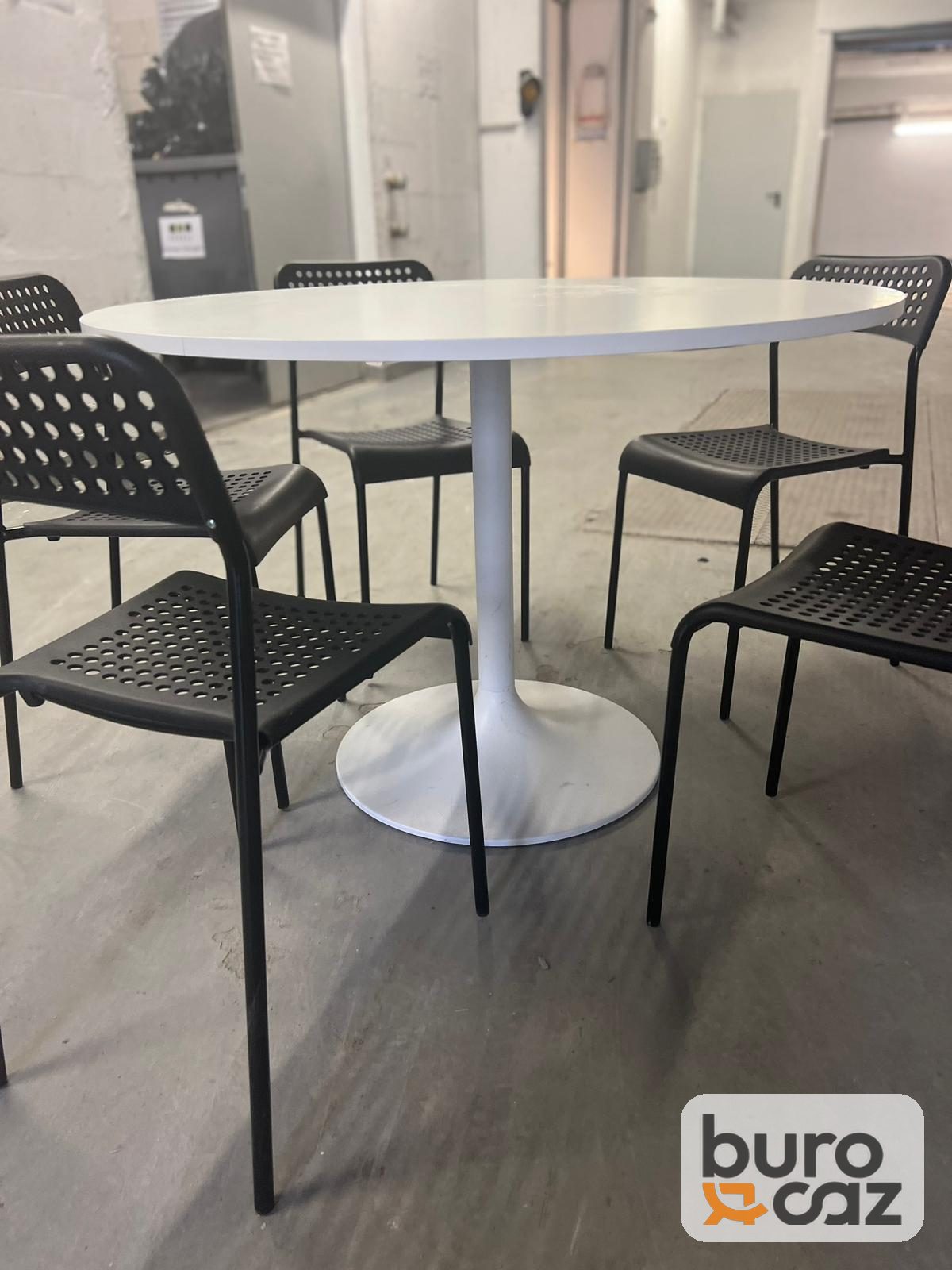 Table ronde blanche pied tulipe — photo 5