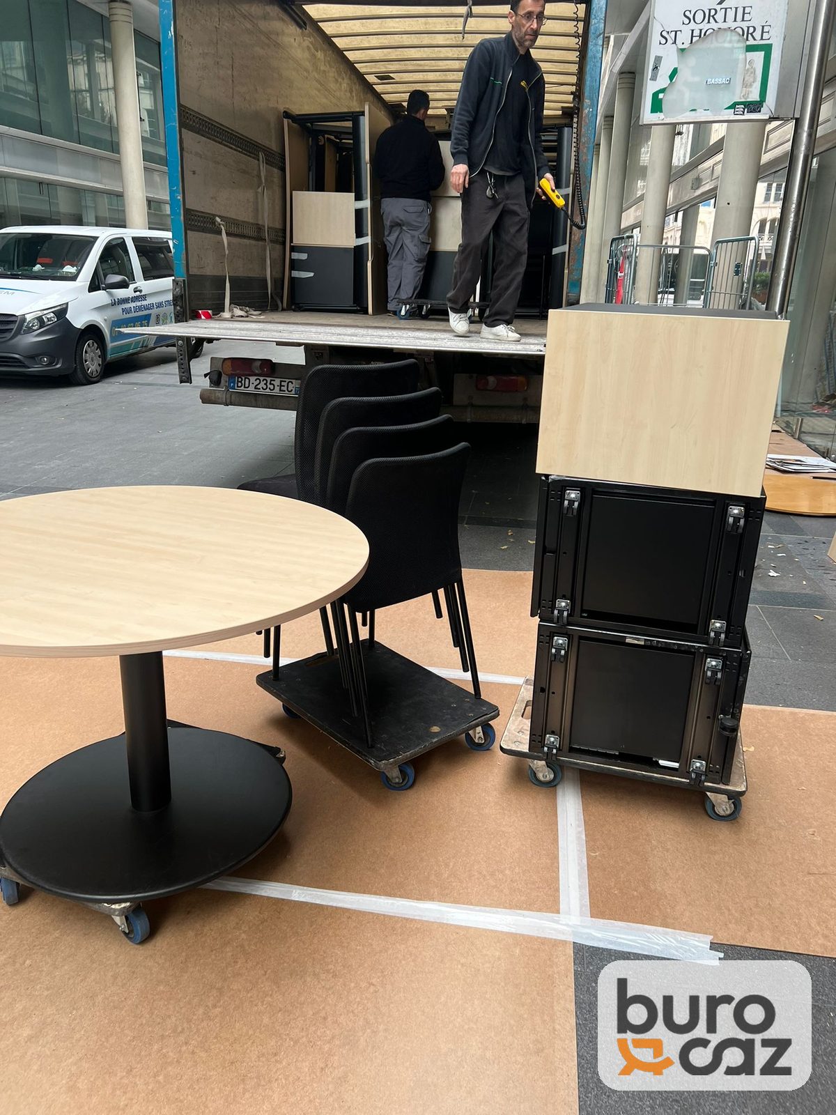 Table ronde érable pied central noir — photo 5
