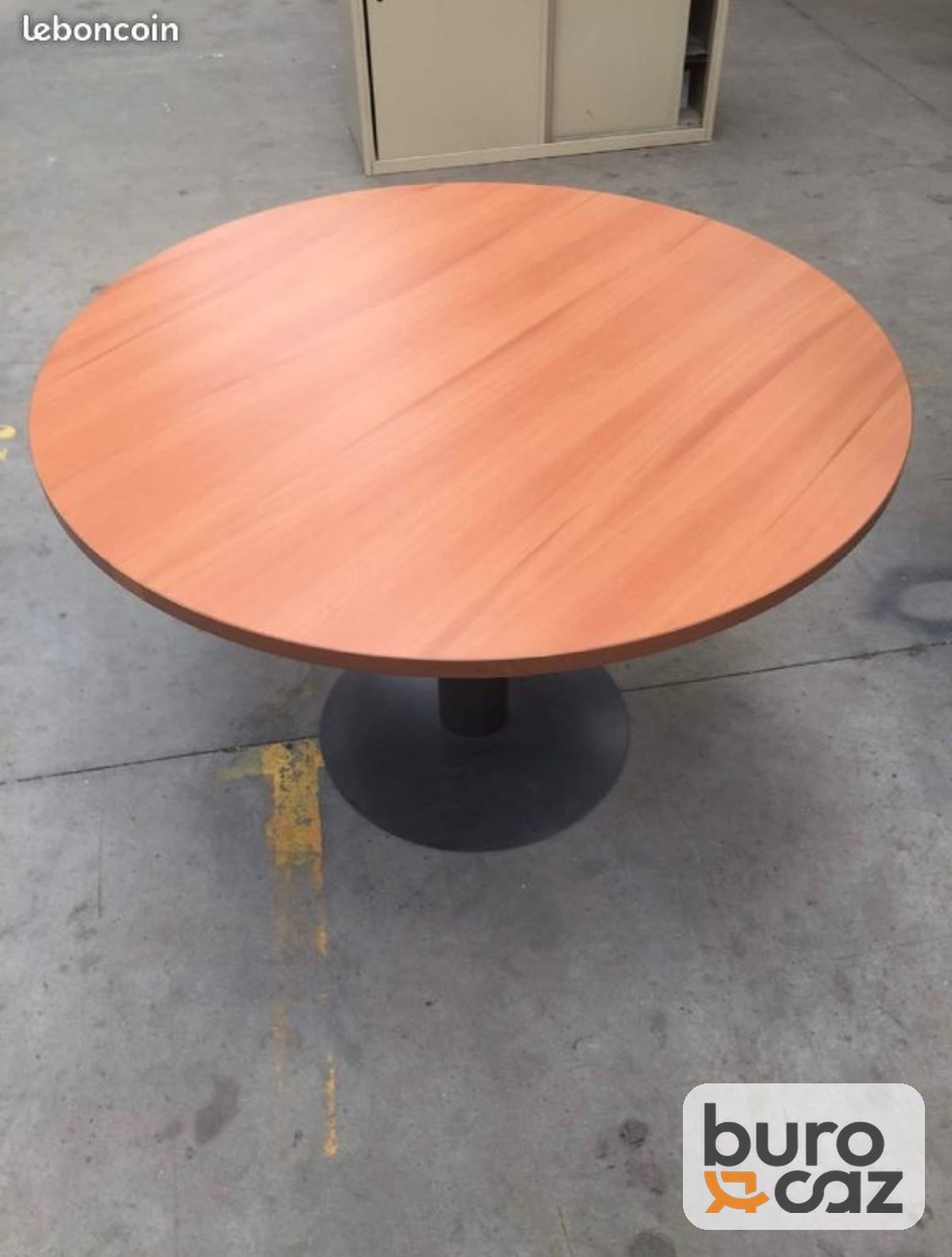Table ronde merisier pied central noir
