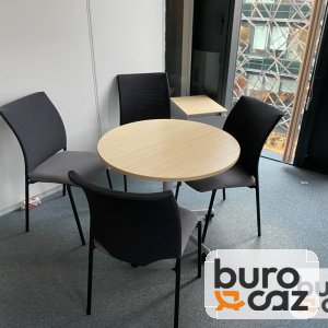 Table ronde plateau érable pied central noir