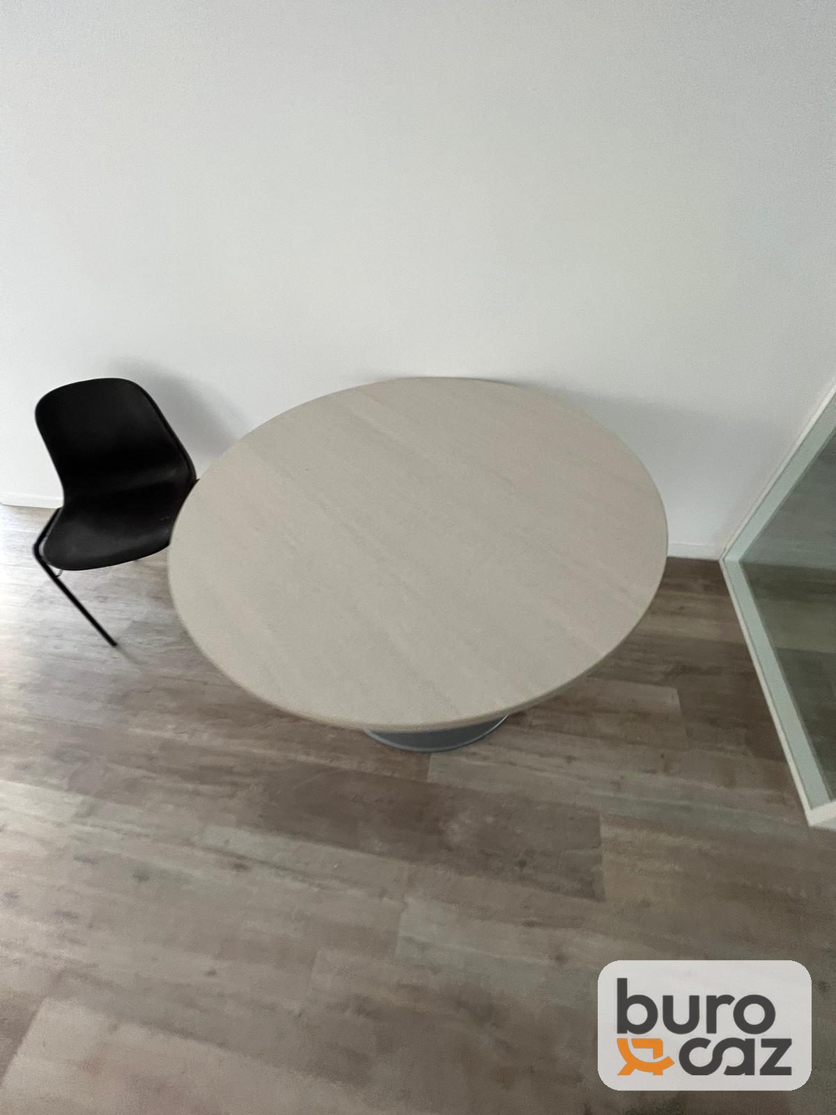 Table ronde plateau gris clair pied central
