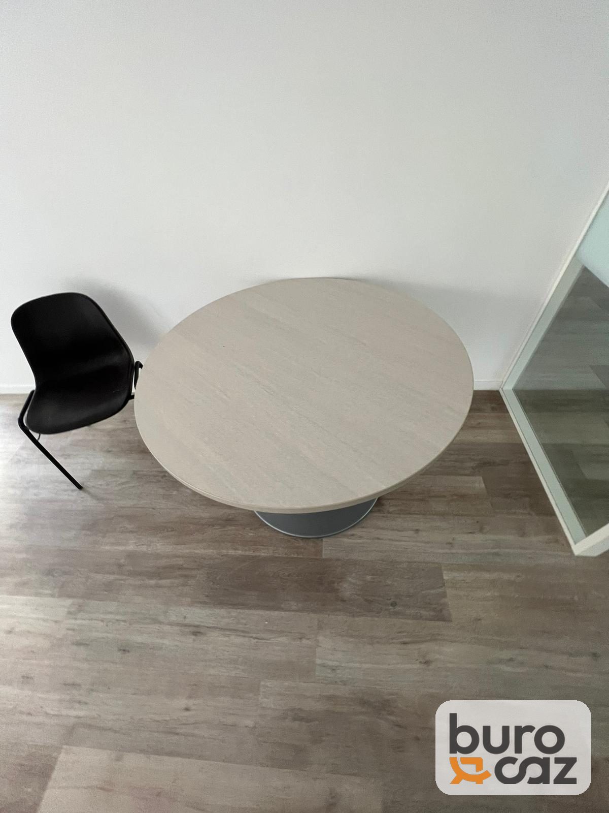 Table ronde plateau gris clair pied central — photo 2