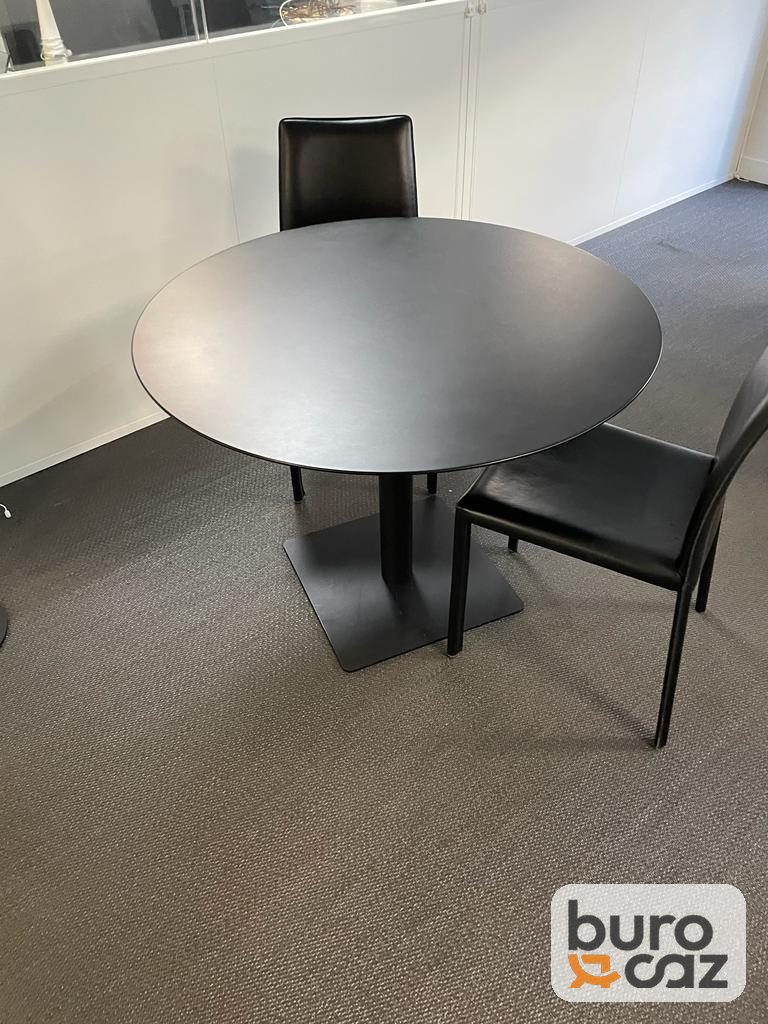 Table ronde plateau noir pied central