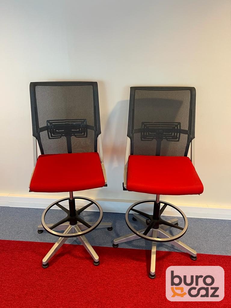 Tabouret haut ergonomique Haworth résille assise rouge