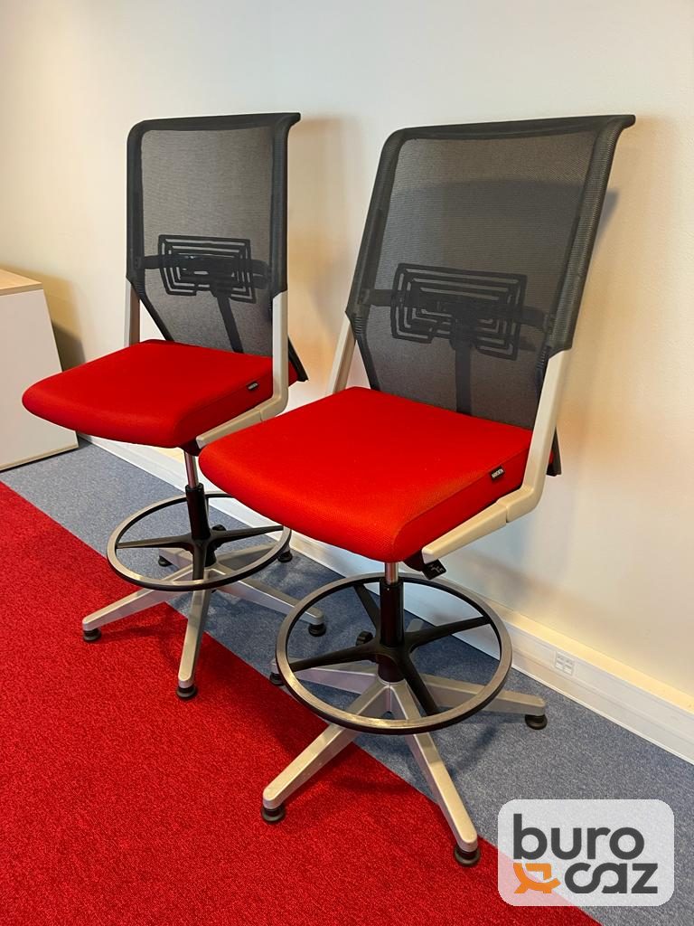 Tabouret haut ergonomique Haworth résille assise rouge — photo 2