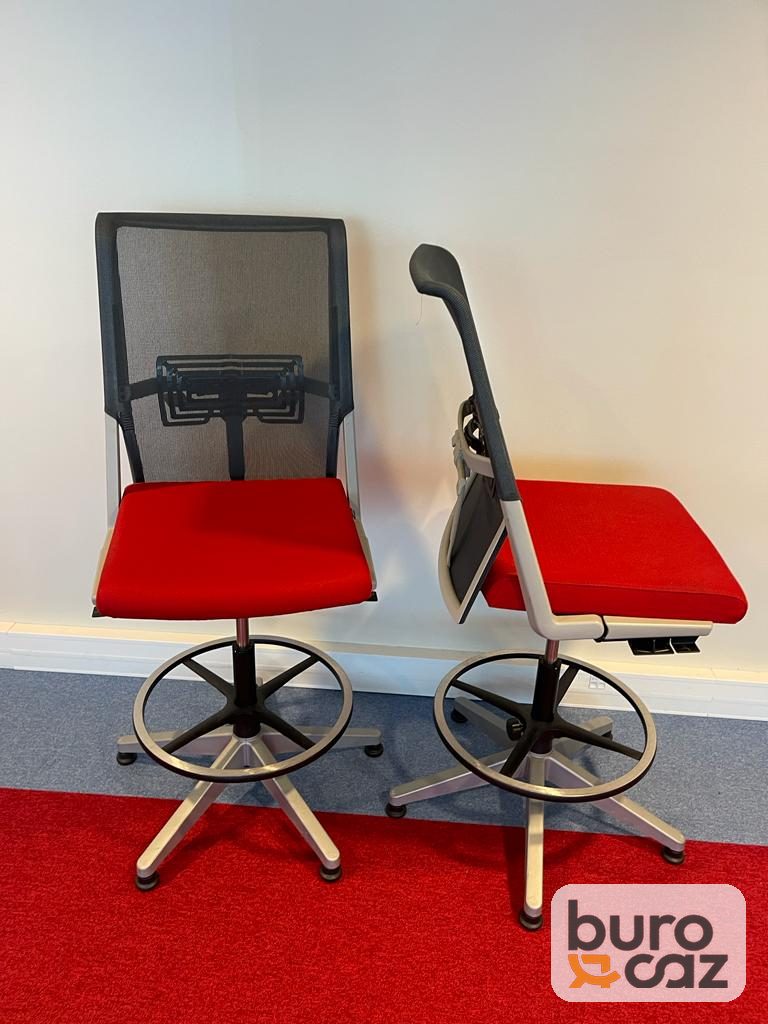 Tabouret haut ergonomique Haworth résille assise rouge — photo 3