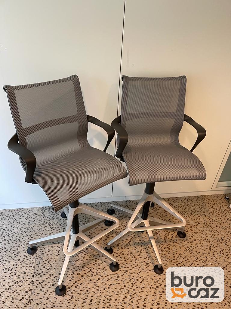 Tabouret haut résille grise accoudoirs repose-pieds — photo 2